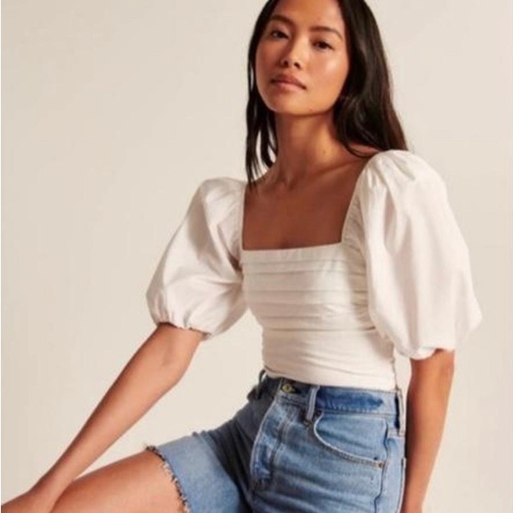 Abercrombie & Fitch Puff Sleeve Top